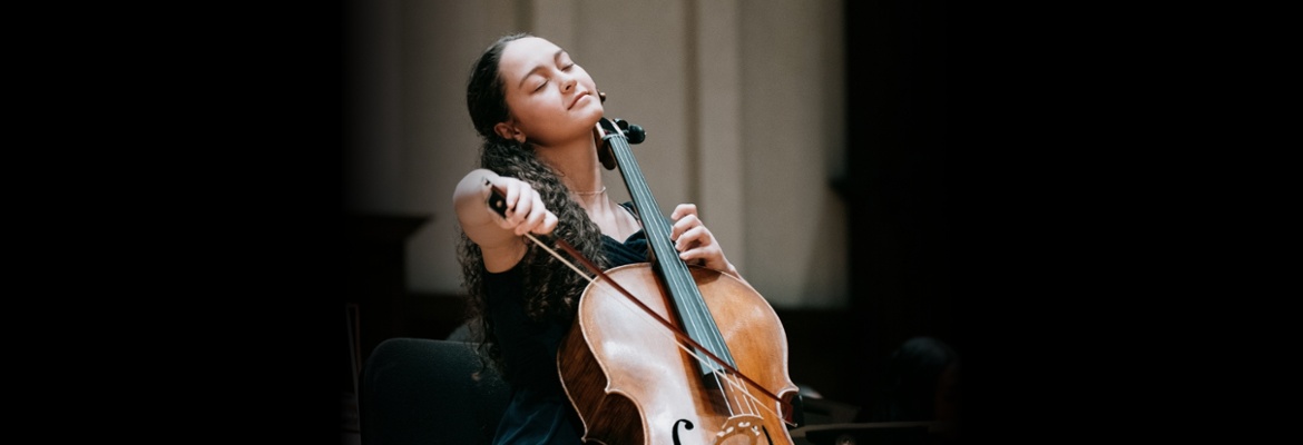 Bouchaine Young Artist Series^ Sonya Moomaw